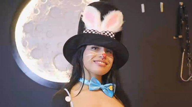 GreizSub Enters Wonderland As The Mad Hatter