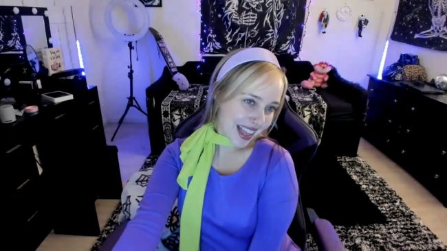 Princesslunar’s Daphne Looks Dashing
