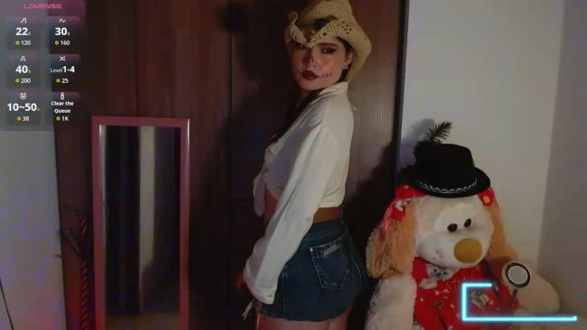 Maddy18_'s Cute Scarecrow Cosplay Show