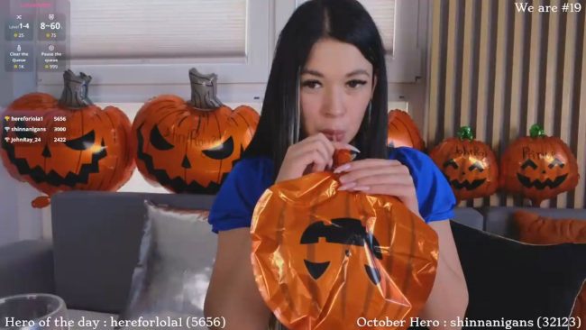 A Festive Jack-o'-lantern Show With Snow White Wel_cum