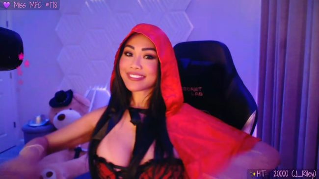 SinCityVEE Gets Lost In The Woods As Little Red Riding Hood