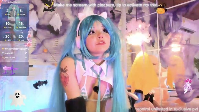 VelvetNami Is A VOCALOID Darling