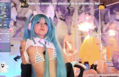 VelvetNami Is A VOCALOID Darling