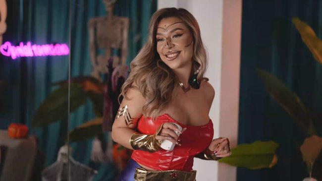 Assmerising Keeps Halloween Safe As Wonder Woman
