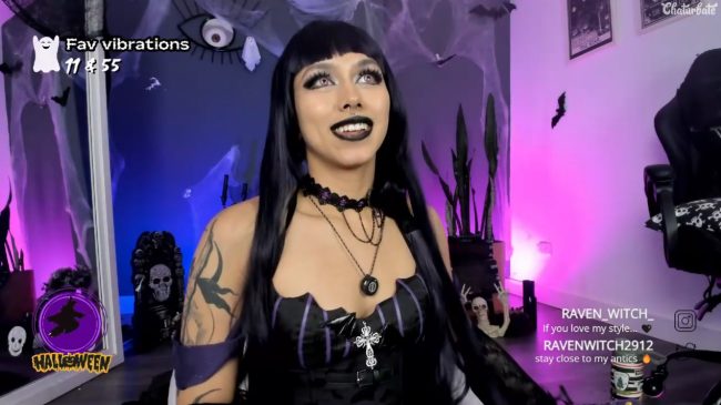 Ravenwitch_ Is Ready To Take A Bite Out Of Halloween As Vampire Queen Elissabat